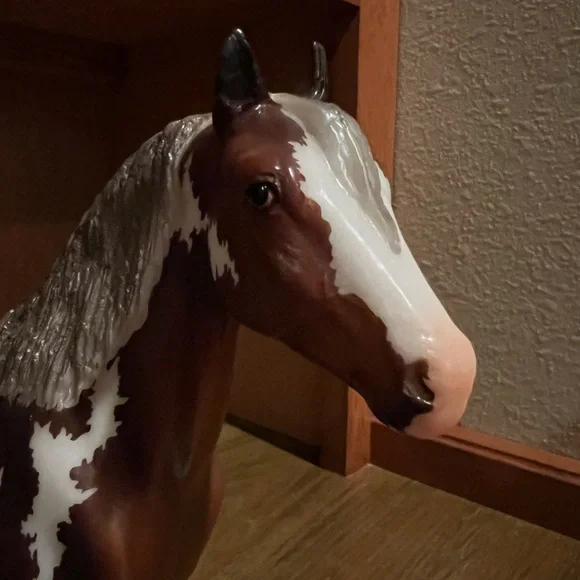 Breyer Vintage Club 2023 - Go Figure - Picture 8 of 10